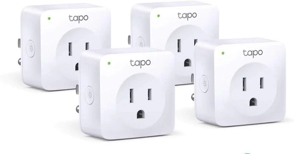 Smart plug controlling a sound system